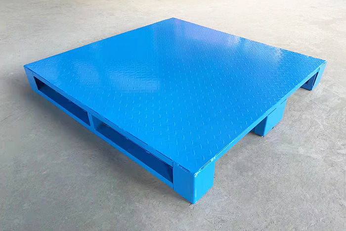 花紋板金屬托盤下線，準(zhǔn)備給客戶發(fā)貨